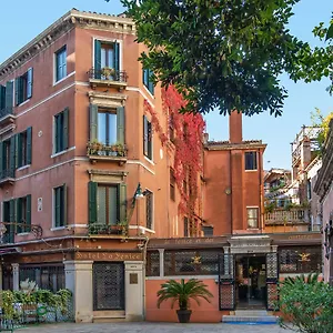 Hotel La Fenice Et Des Artistes ***